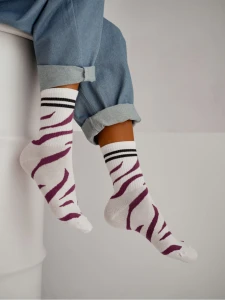 SKARPETY DAMSKIE WZORZYSTE 37/41 [ZEBRA W PRĄŻEK]